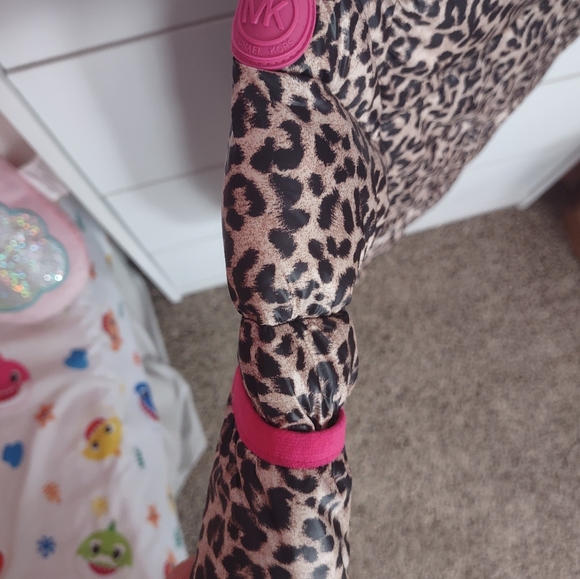 Michael Kors Baby girl Leopard print snowsuit - Picture 7 of 7